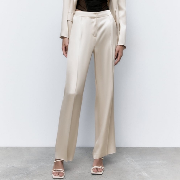 Zara SATIN EFFECT PLEATED PANTS bloggers favorite - Picture 4 of 11